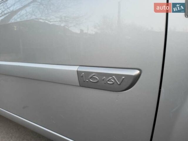 Серый Рено Меган, объемом двигателя 1.6 л и пробегом 182 тыс. км за 5700 $, фото 42 на Automoto.ua