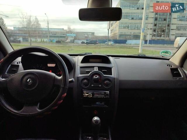 Сірий Рено Меган, об'ємом двигуна 1.6 л та пробігом 267 тис. км за 4800 $, фото 15 на Automoto.ua