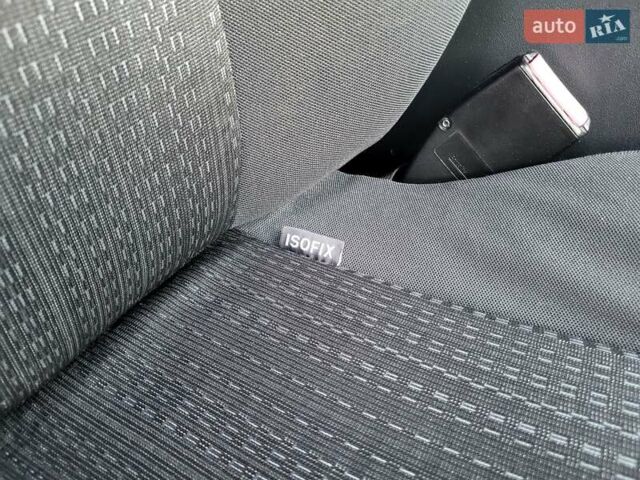 Серый Рено Меган, объемом двигателя 1.6 л и пробегом 182 тыс. км за 5700 $, фото 70 на Automoto.ua