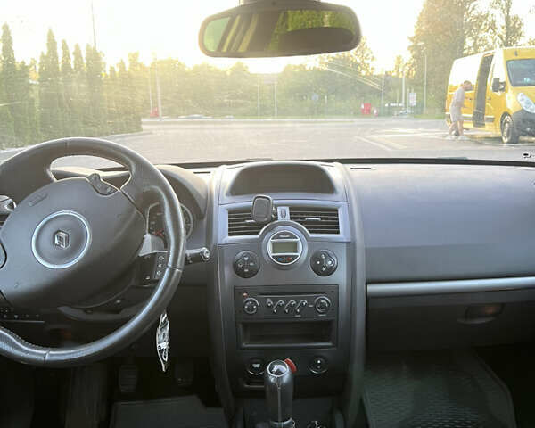 Сірий Рено Меган, об'ємом двигуна 1.6 л та пробігом 247 тис. км за 4900 $, фото 6 на Automoto.ua
