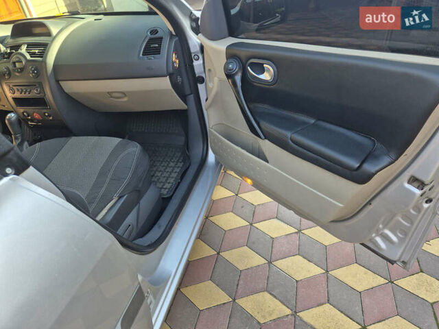 Серый Рено Меган, объемом двигателя 1.4 л и пробегом 253 тыс. км за 4500 $, фото 14 на Automoto.ua