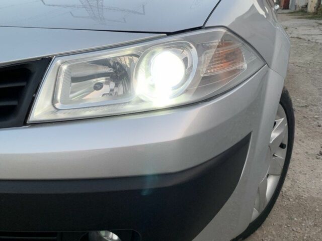 Сірий Рено Меган, об'ємом двигуна 1.6 л та пробігом 191 тис. км за 6100 $, фото 2 на Automoto.ua