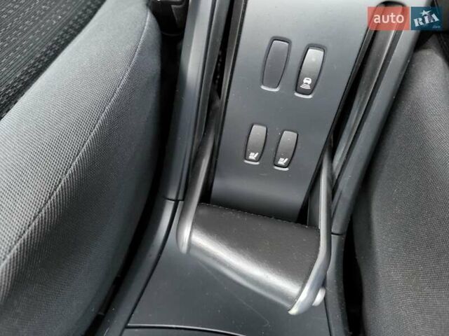 Серый Рено Меган, объемом двигателя 1.6 л и пробегом 182 тыс. км за 5700 $, фото 60 на Automoto.ua