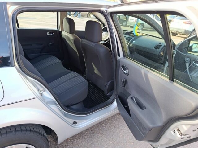 Серый Рено Меган, объемом двигателя 1.6 л и пробегом 210 тыс. км за 4560 $, фото 10 на Automoto.ua