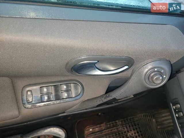 Сірий Рено Меган, об'ємом двигуна 1.6 л та пробігом 197 тис. км за 5700 $, фото 7 на Automoto.ua