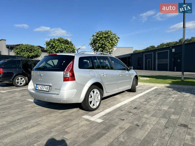 Серый Рено Меган, объемом двигателя 2 л и пробегом 134 тыс. км за 5600 $, фото 2 на Automoto.ua