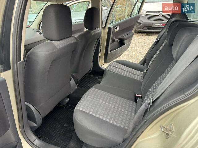 Серый Рено Меган, объемом двигателя 1.6 л и пробегом 236 тыс. км за 5200 $, фото 21 на Automoto.ua