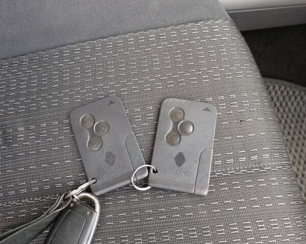 Сірий Рено Меган, об'ємом двигуна 1.87 л та пробігом 256 тис. км за 5300 $, фото 15 на Automoto.ua