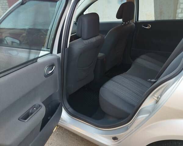 Серый Рено Меган, объемом двигателя 2 л и пробегом 162 тыс. км за 6299 $, фото 109 на Automoto.ua