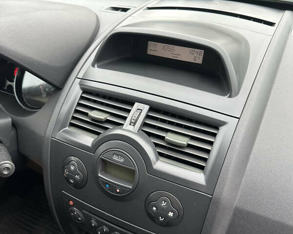 Серый Рено Меган, объемом двигателя 1.6 л и пробегом 174 тыс. км за 5550 $, фото 17 на Automoto.ua