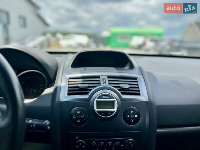 Серый Рено Меган, объемом двигателя 1.6 л и пробегом 217 тыс. км за 4750 $, фото 31 на Automoto.ua