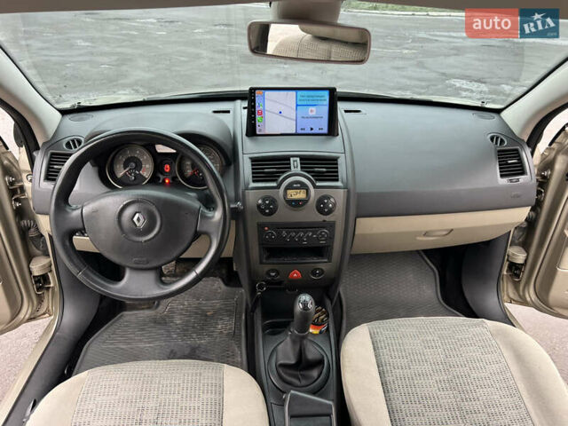 Серый Рено Меган, объемом двигателя 1.6 л и пробегом 281 тыс. км за 4800 $, фото 17 на Automoto.ua