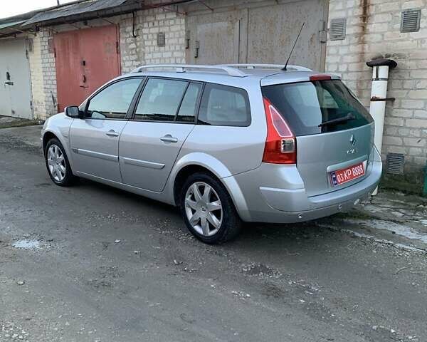 Серый Рено Меган, объемом двигателя 2 л и пробегом 162 тыс. км за 6299 $, фото 83 на Automoto.ua