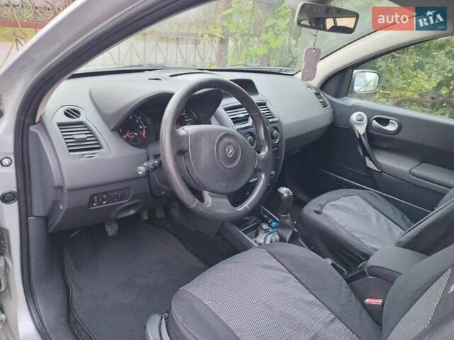 Серый Рено Меган, объемом двигателя 1.6 л и пробегом 308 тыс. км за 4500 $, фото 17 на Automoto.ua