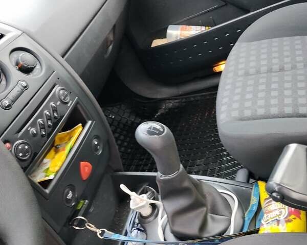 Рено Меган 2007 в Сумах на Automoto.ua Серый Рено Меган, объемом двигателя 1.6 л и пробегом 208 тыс. км за 5400 $, фото 27 на Automoto.ua