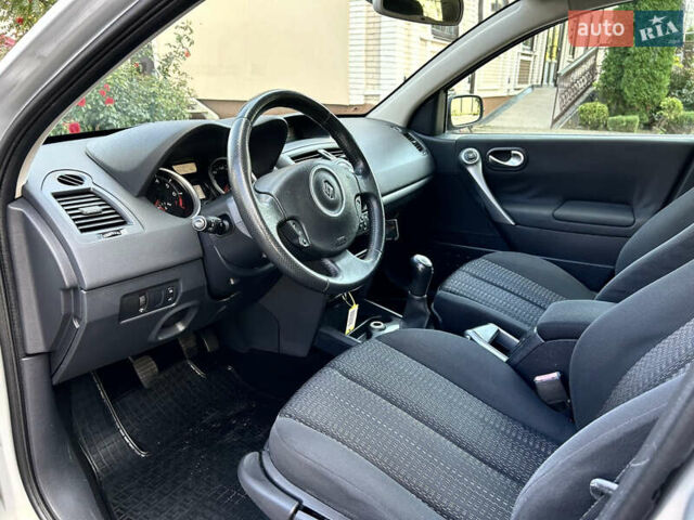 Рено Меган 2007 в Виннице на Automoto.ua Серый Рено Меган, объемом двигателя 1.6 л и пробегом 178 тыс. км за 5850 $, фото 40 на Automoto.ua