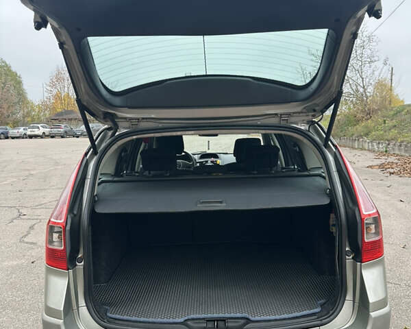 Серый Рено Меган, объемом двигателя 1.6 л и пробегом 179 тыс. км за 5300 $, фото 12 на Automoto.ua