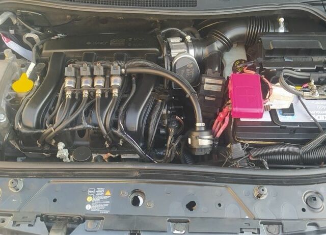 Сірий Рено Меган, об'ємом двигуна 1.6 л та пробігом 210 тис. км за 6150 $, фото 5 на Automoto.ua