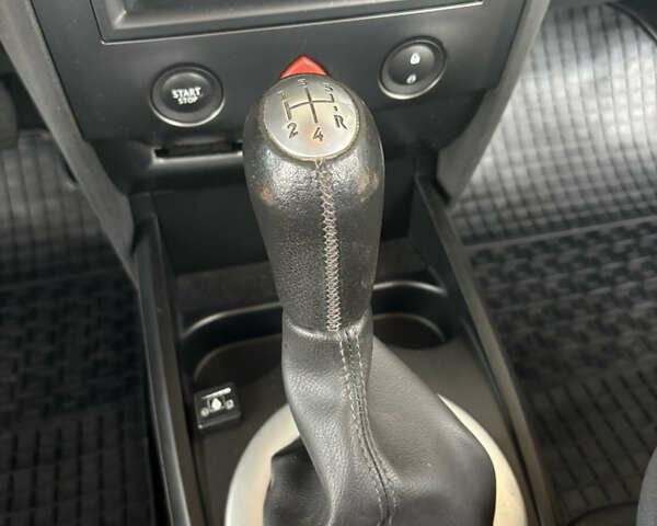 Серый Рено Меган, объемом двигателя 1.6 л и пробегом 210 тыс. км за 6150 $, фото 17 на Automoto.ua