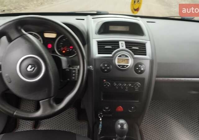 Серый Рено Меган, объемом двигателя 1.5 л и пробегом 250 тыс. км за 4800 $, фото 12 на Automoto.ua