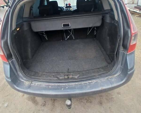 Сірий Рено Меган, об'ємом двигуна 1.46 л та пробігом 285 тис. км за 5200 $, фото 2 на Automoto.ua
