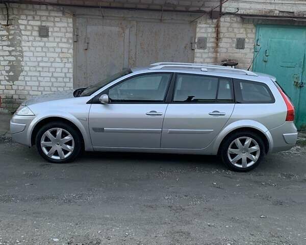 Серый Рено Меган, объемом двигателя 2 л и пробегом 162 тыс. км за 6299 $, фото 82 на Automoto.ua