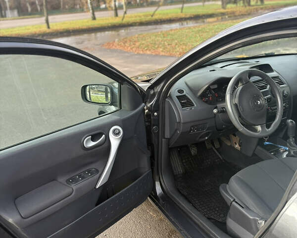 Серый Рено Меган, объемом двигателя 1.6 л и пробегом 215 тыс. км за 5400 $, фото 14 на Automoto.ua