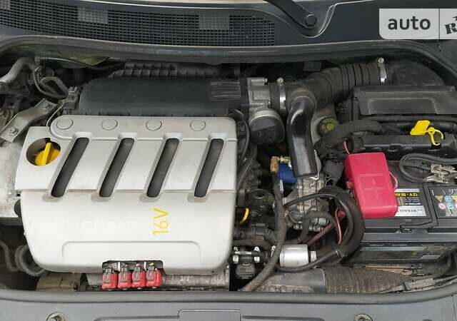 Серый Рено Меган, объемом двигателя 2 л и пробегом 288 тыс. км за 5500 $, фото 4 на Automoto.ua