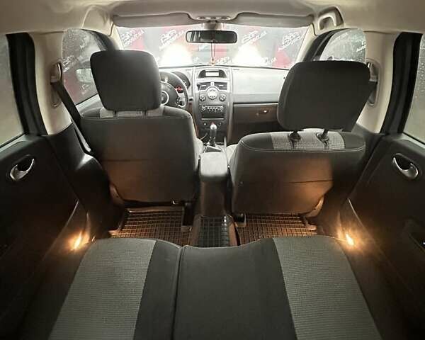 Серый Рено Меган, объемом двигателя 1.6 л и пробегом 248 тыс. км за 5500 $, фото 28 на Automoto.ua