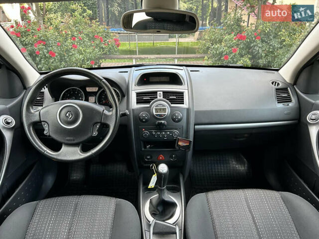 Рено Меган 2007 в Виннице на Automoto.ua Серый Рено Меган, объемом двигателя 1.6 л и пробегом 178 тыс. км за 5850 $, фото 36 на Automoto.ua