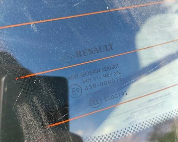 Серый Рено Меган, объемом двигателя 1.9 л и пробегом 211 тыс. км за 5300 $, фото 23 на Automoto.ua