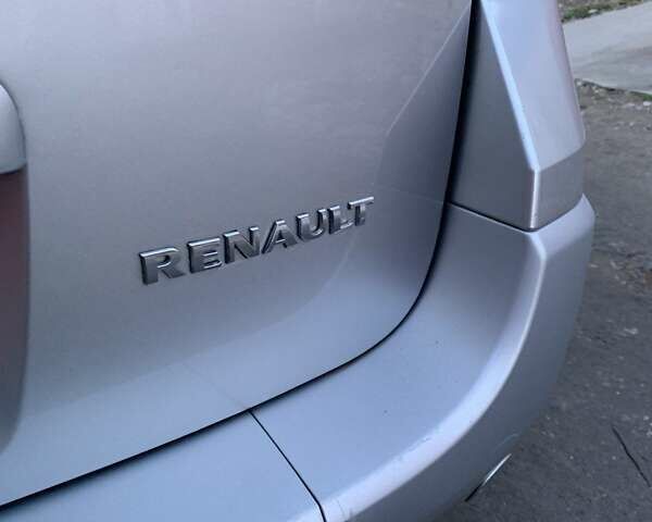 Серый Рено Меган, объемом двигателя 2 л и пробегом 162 тыс. км за 6299 $, фото 31 на Automoto.ua