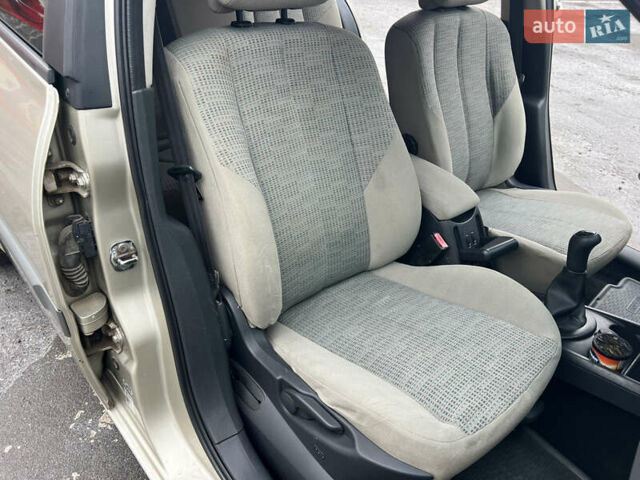 Серый Рено Меган, объемом двигателя 1.6 л и пробегом 281 тыс. км за 4800 $, фото 26 на Automoto.ua