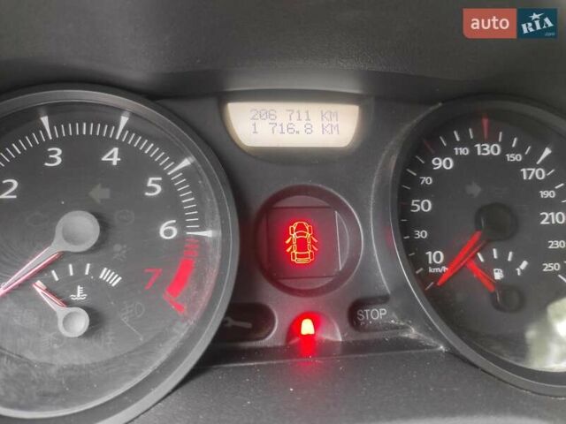 Серый Рено Меган, объемом двигателя 1.6 л и пробегом 206 тыс. км за 5390 $, фото 16 на Automoto.ua