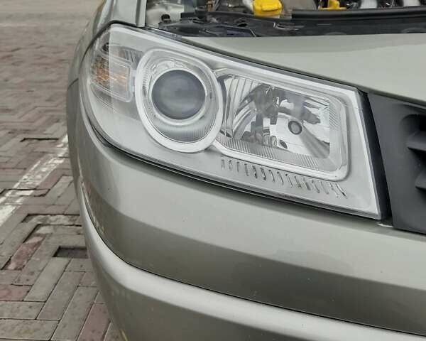 Серый Рено Меган, объемом двигателя 1.6 л и пробегом 234 тыс. км за 4999 $, фото 5 на Automoto.ua