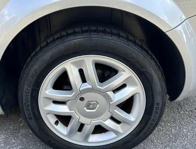 Рено Меган 2007 в Виннице на Automoto.ua Серый Рено Меган, объемом двигателя 1.6 л и пробегом 178 тыс. км за 5850 $, фото 72 на Automoto.ua