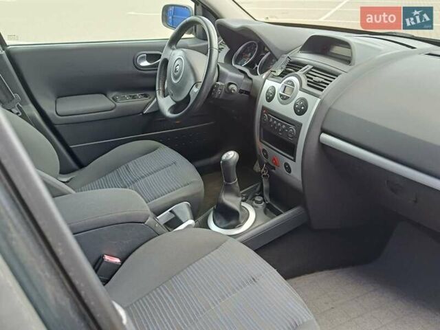 Серый Рено Меган, объемом двигателя 1.6 л и пробегом 240 тыс. км за 5450 $, фото 20 на Automoto.ua