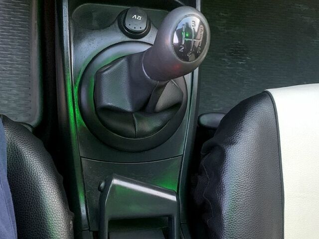 Серый Рено Меган, объемом двигателя 1.6 л и пробегом 281 тыс. км за 4500 $, фото 9 на Automoto.ua