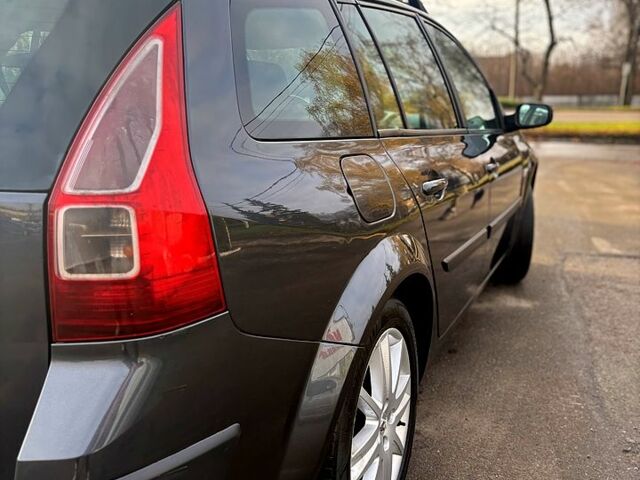 Серый Рено Меган, объемом двигателя 1.6 л и пробегом 215 тыс. км за 5400 $, фото 4 на Automoto.ua