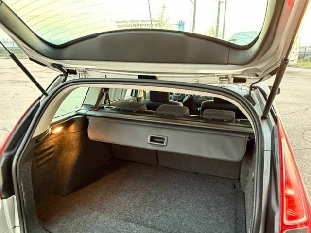 Серый Рено Меган, объемом двигателя 0 л и пробегом 169 тыс. км за 6500 $, фото 6 на Automoto.ua