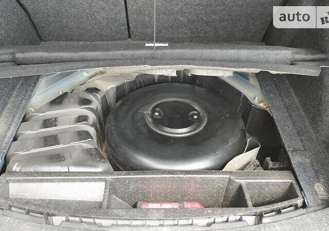 Серый Рено Меган, объемом двигателя 2 л и пробегом 288 тыс. км за 5500 $, фото 9 на Automoto.ua