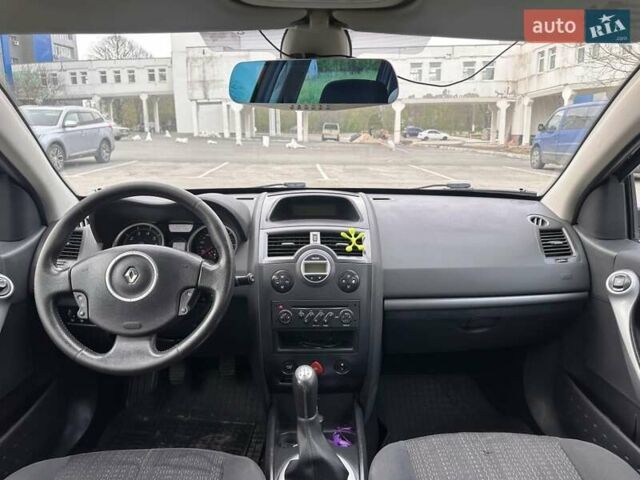Серый Рено Меган, объемом двигателя 1.6 л и пробегом 230 тыс. км за 5000 $, фото 20 на Automoto.ua