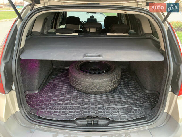 Серый Рено Меган, объемом двигателя 1.6 л и пробегом 281 тыс. км за 4500 $, фото 16 на Automoto.ua