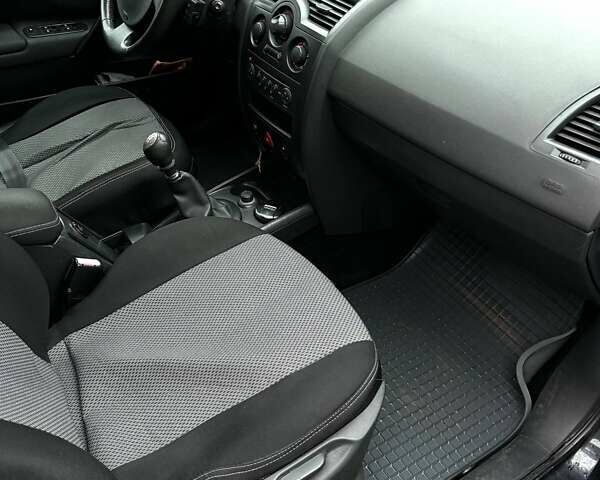 Сірий Рено Меган, об'ємом двигуна 1.5 л та пробігом 313 тис. км за 4750 $, фото 11 на Automoto.ua