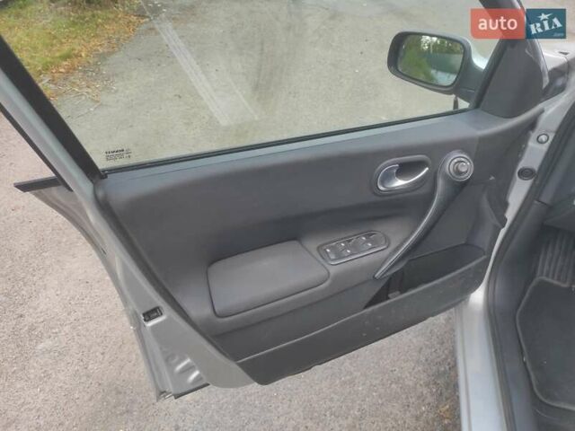 Серый Рено Меган, объемом двигателя 1.6 л и пробегом 206 тыс. км за 5390 $, фото 8 на Automoto.ua