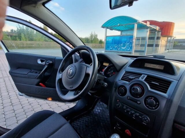 Серый Рено Меган, объемом двигателя 1.6 л и пробегом 30 тыс. км за 4150 $, фото 10 на Automoto.ua