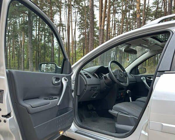 Сірий Рено Меган, об'ємом двигуна 2 л та пробігом 262 тис. км за 5650 $, фото 24 на Automoto.ua