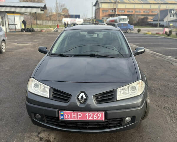 Серый Рено Меган, объемом двигателя 1.6 л и пробегом 215 тыс. км за 5400 $, фото 2 на Automoto.ua