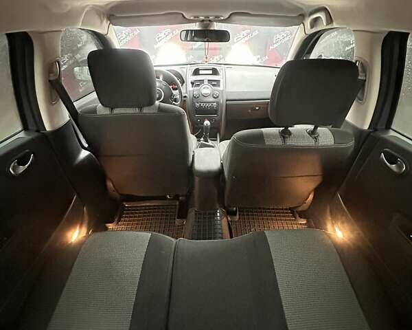 Серый Рено Меган, объемом двигателя 1.6 л и пробегом 248 тыс. км за 5500 $, фото 13 на Automoto.ua