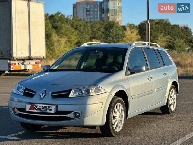 Серый Рено Меган, объемом двигателя 0 л и пробегом 135 тыс. км за 5850 $, фото 4 на Automoto.ua